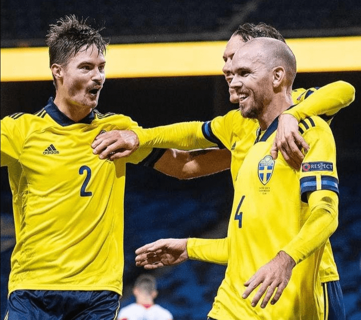 包含江畔鲸鲨队鏖战燕赵黑豹队，羽毛球大师赛失利，核心复出即建功。外援联手发威的词条j9游戏官方下载